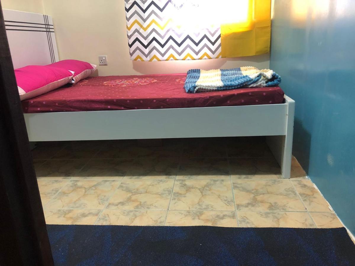 Moon Backpackers , Al Rigga , Partition For Couples And For Singles Lägenhet Dubai Exteriör bild