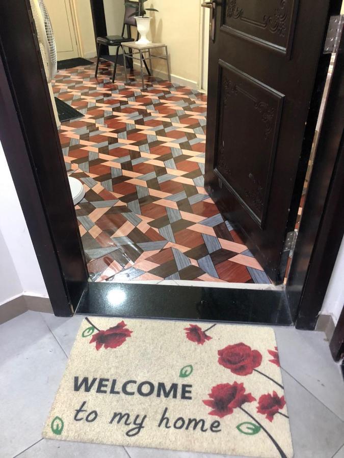 Moon Backpackers , Al Rigga , Partition For Couples And For Singles Lägenhet Dubai Exteriör bild