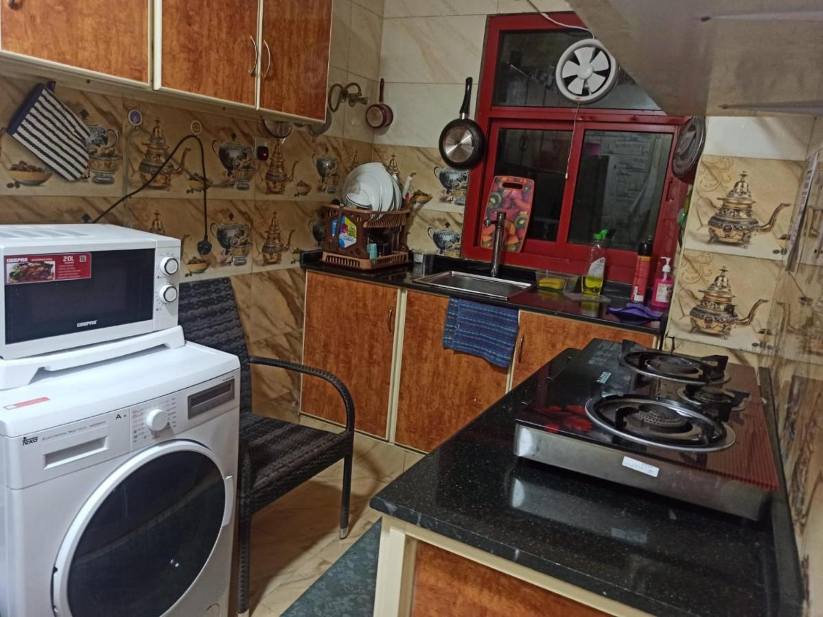 Moon Backpackers , Al Rigga , Partition For Couples And For Singles Lägenhet Dubai Exteriör bild