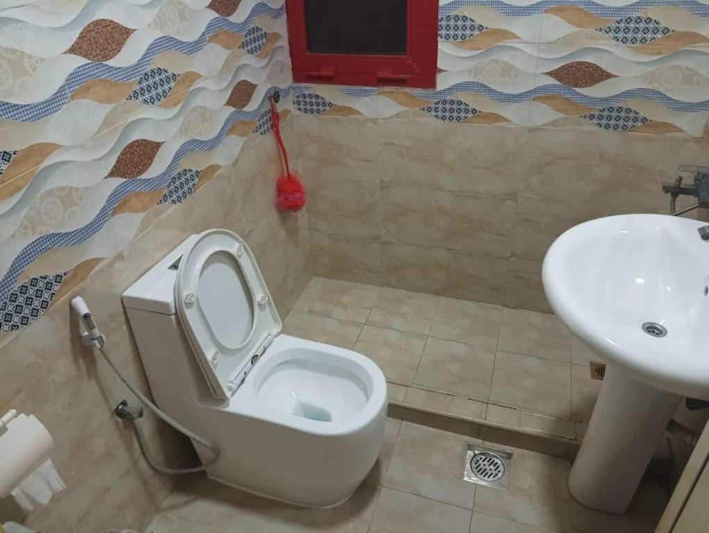 Moon Backpackers , Al Rigga , Partition For Couples And For Singles Lägenhet Dubai Exteriör bild
