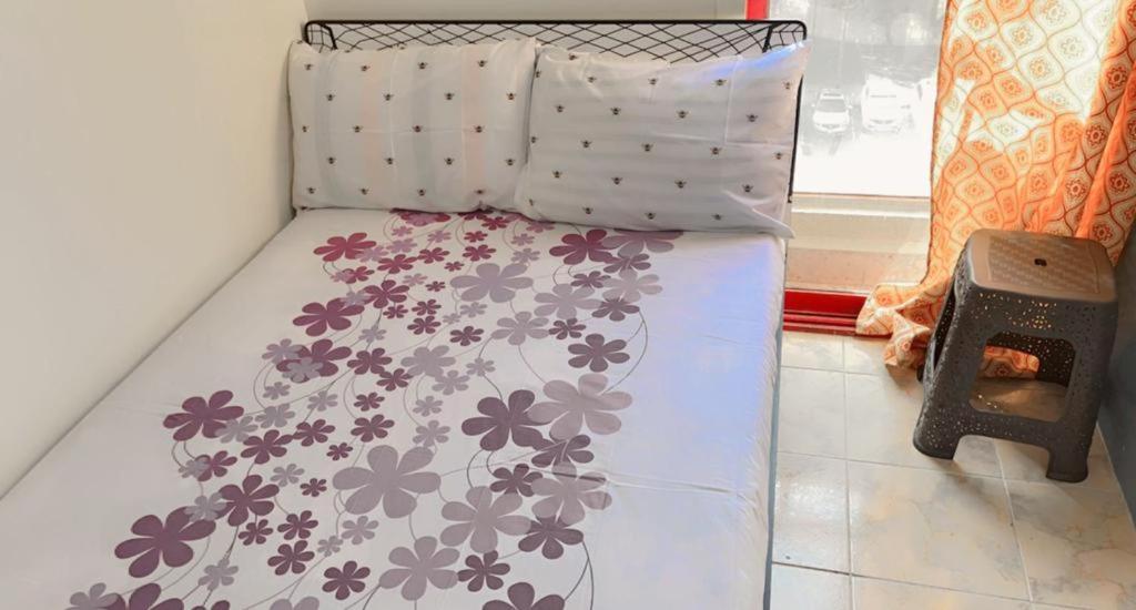 Moon Backpackers , Al Rigga , Partition For Couples And For Singles Lägenhet Dubai Exteriör bild