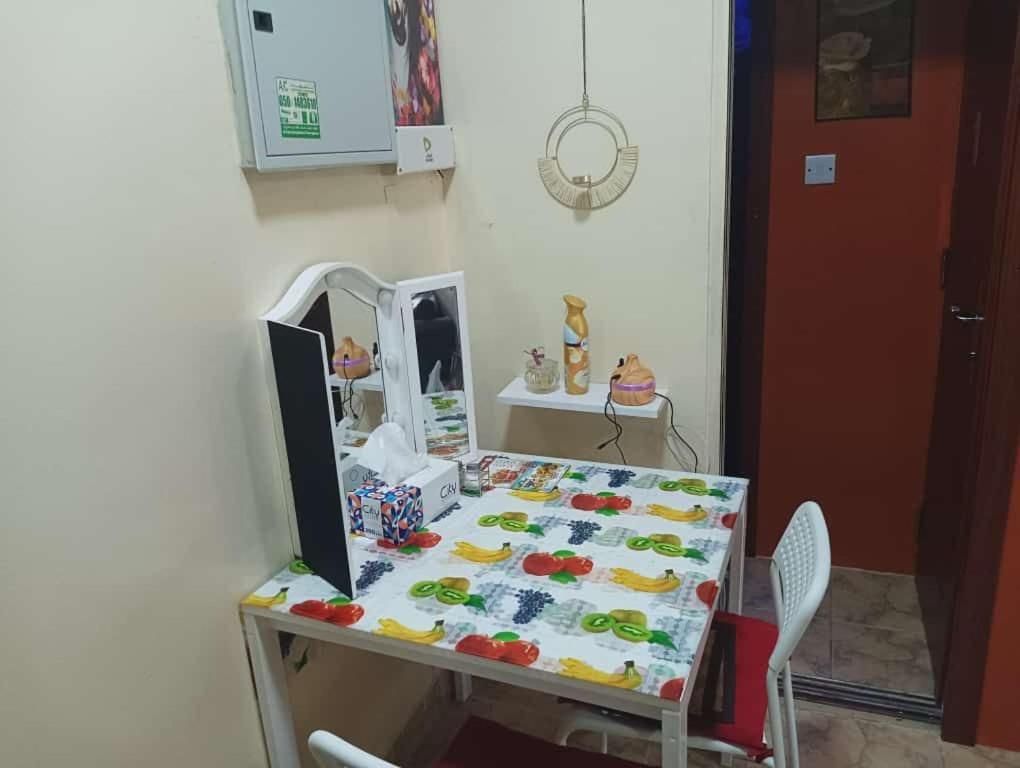 Moon Backpackers , Al Rigga , Partition For Couples And For Singles Lägenhet Dubai Exteriör bild