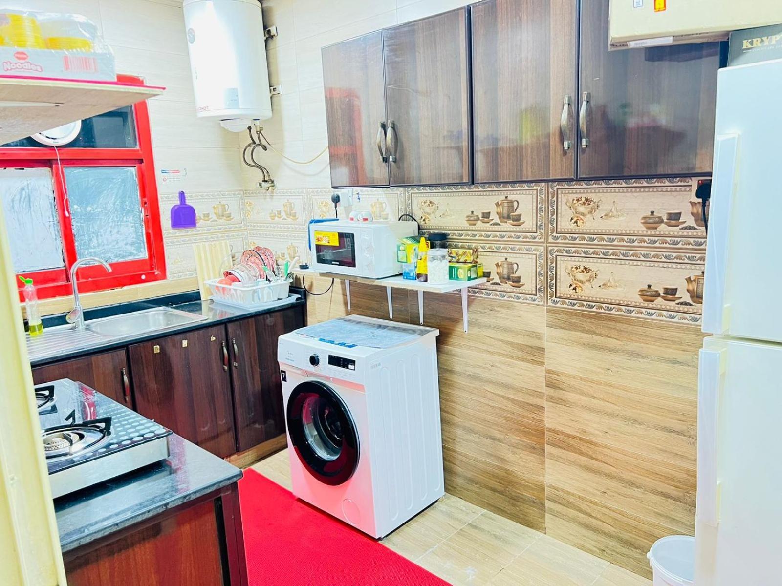 Moon Backpackers , Al Rigga , Partition For Couples And For Singles Lägenhet Dubai Exteriör bild